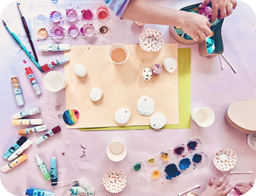 絵具を使った工作