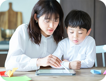 親子でレッスンを受ける様子